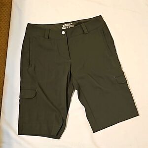NikeGolf Dri-Fit Tour Performance Capri Pants Women’s size 6